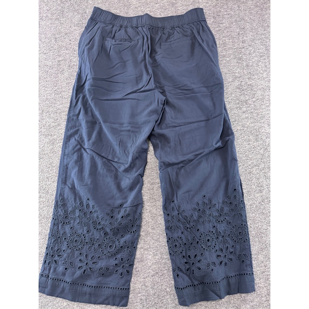 LOFT Womens Navy Blue Eyelet Hem Wide Leg Crop Pants Size M Viscose Pull On - Picture 8 of 9